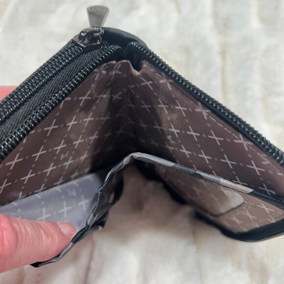 EUC Lug Splits RFID Zip Around Accordion Wallet - Camo Midnight - Picture 4 of 6